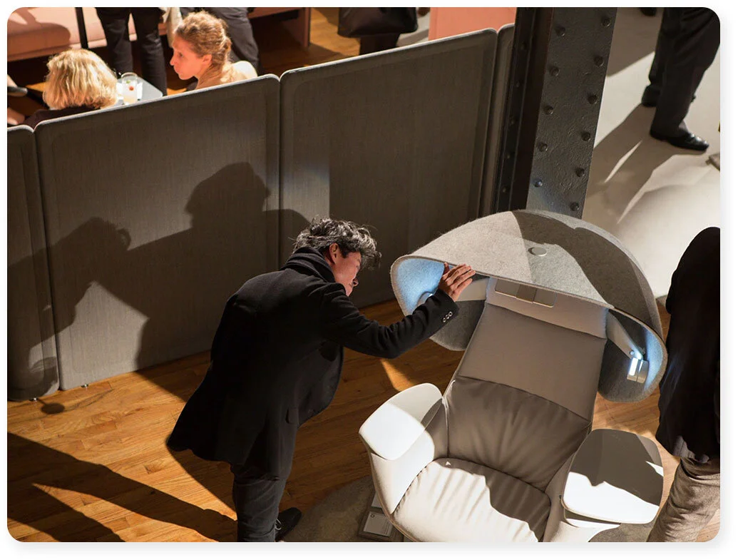 Massaud Canopy Lounge